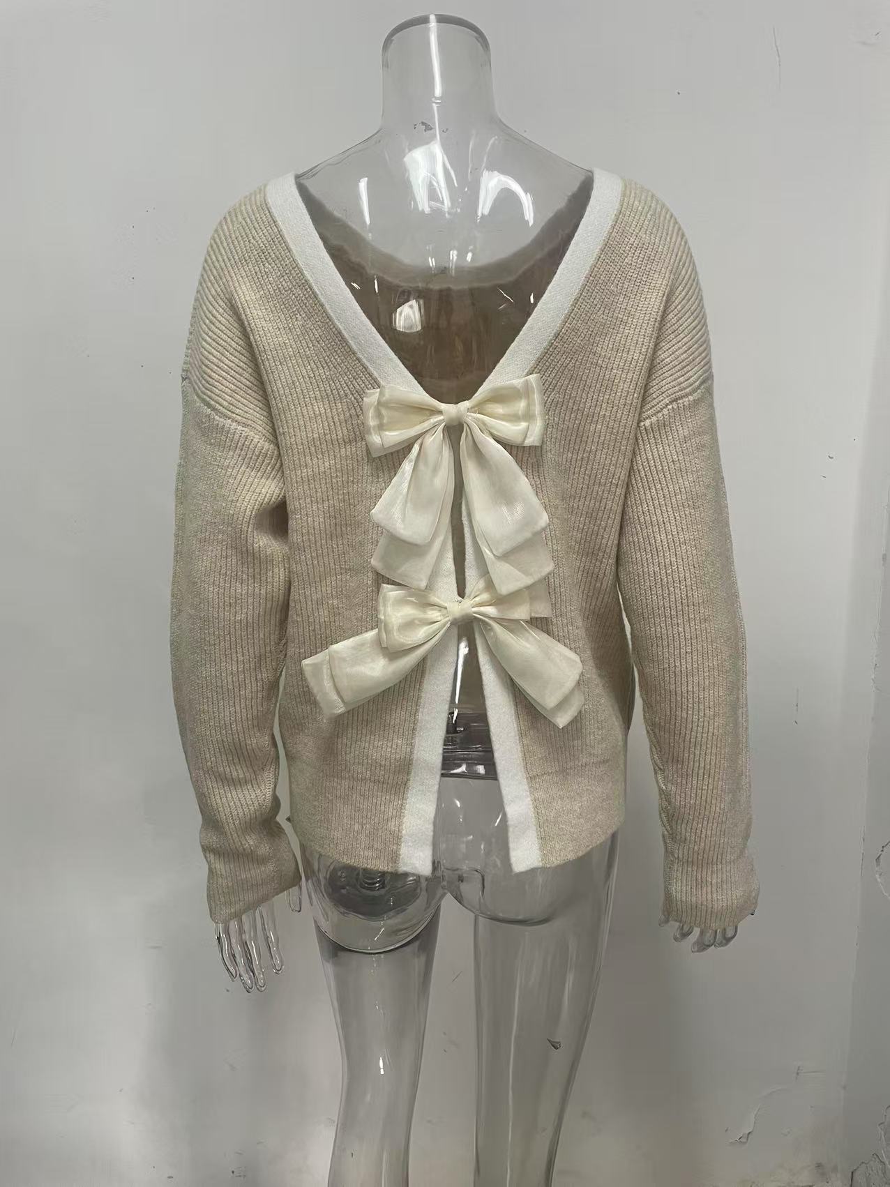 PREORDER: Dakotah Bow Sweater 10.13.25 osym