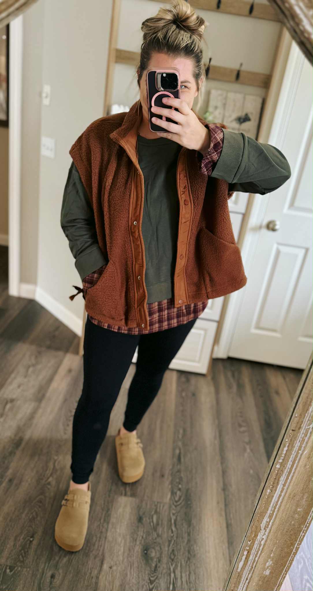 PREORDER: RERUN; Wrenlee Fleece Vest 10.13.25 osym