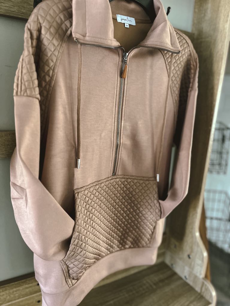 rts: RERUN FOREVER3AM BRANDED QUINN QUILTED HALF ZIP PULLOVERS