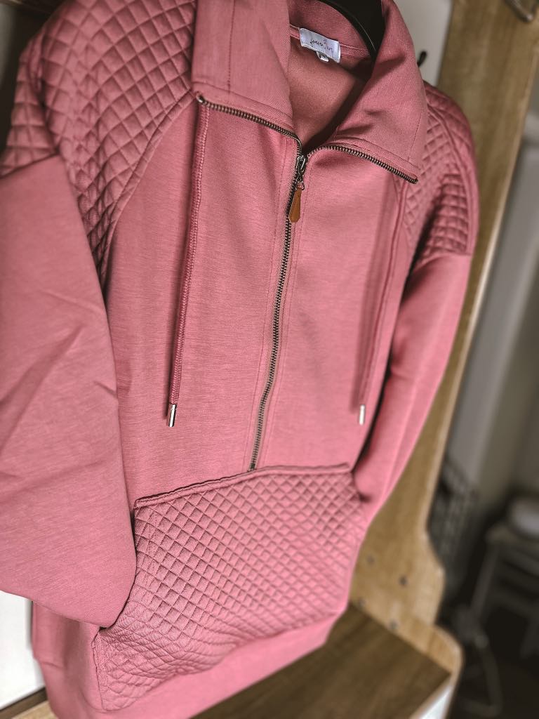 rts: RERUN FOREVER3AM BRANDED QUINN QUILTED HALF ZIP PULLOVERS
