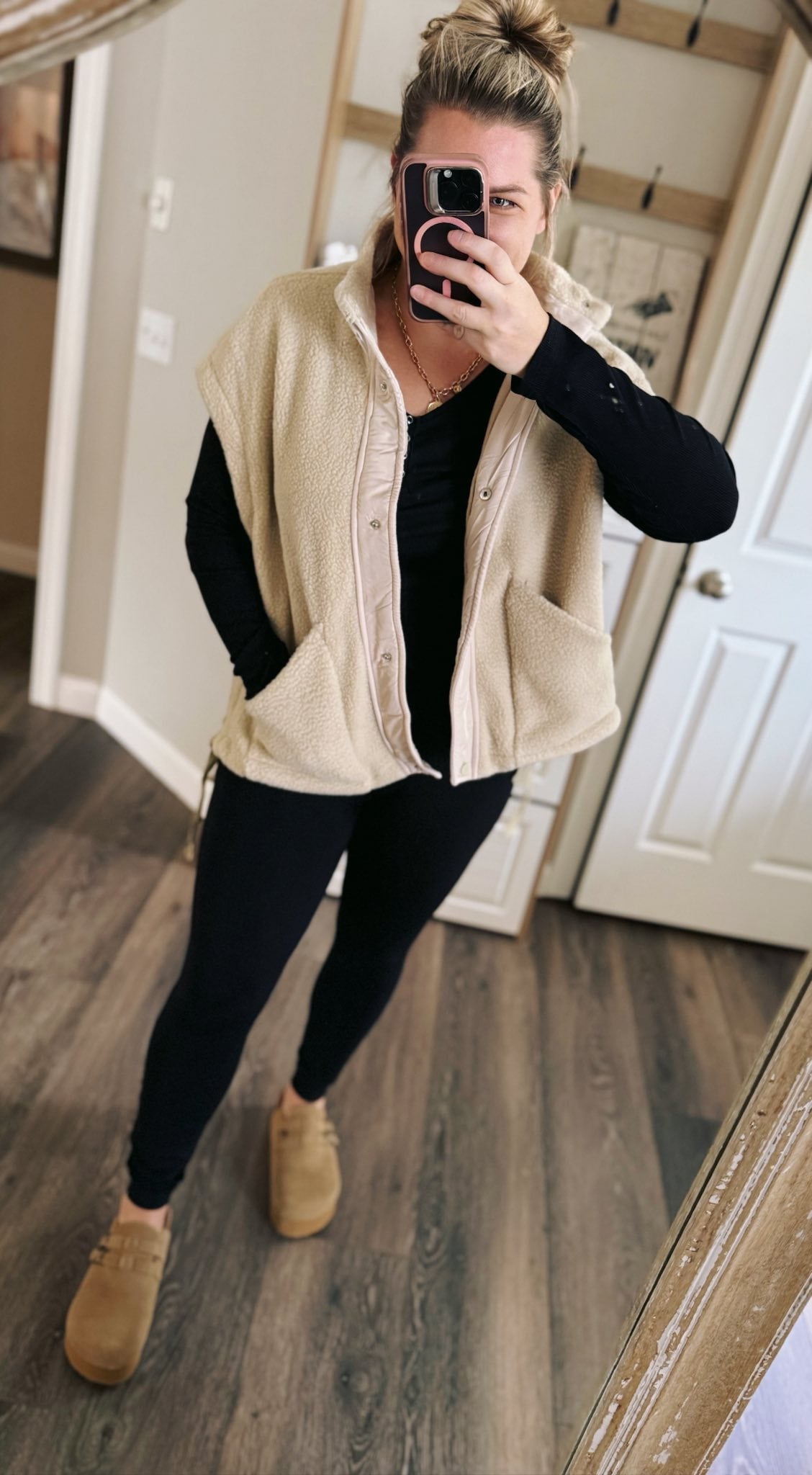 PREORDER: RERUN; Wrenlee Fleece Vest 10.13.25 osym