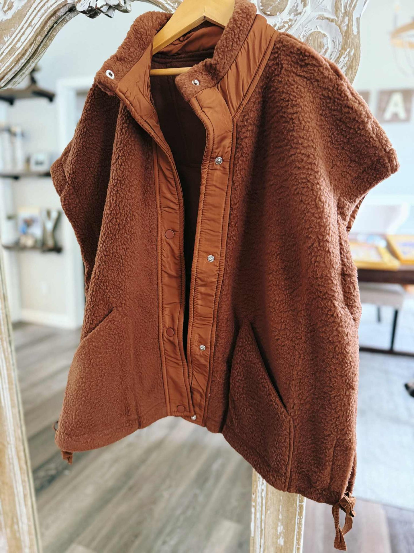 PREORDER: RERUN; Wrenlee Fleece Vest 10.13.25 osym