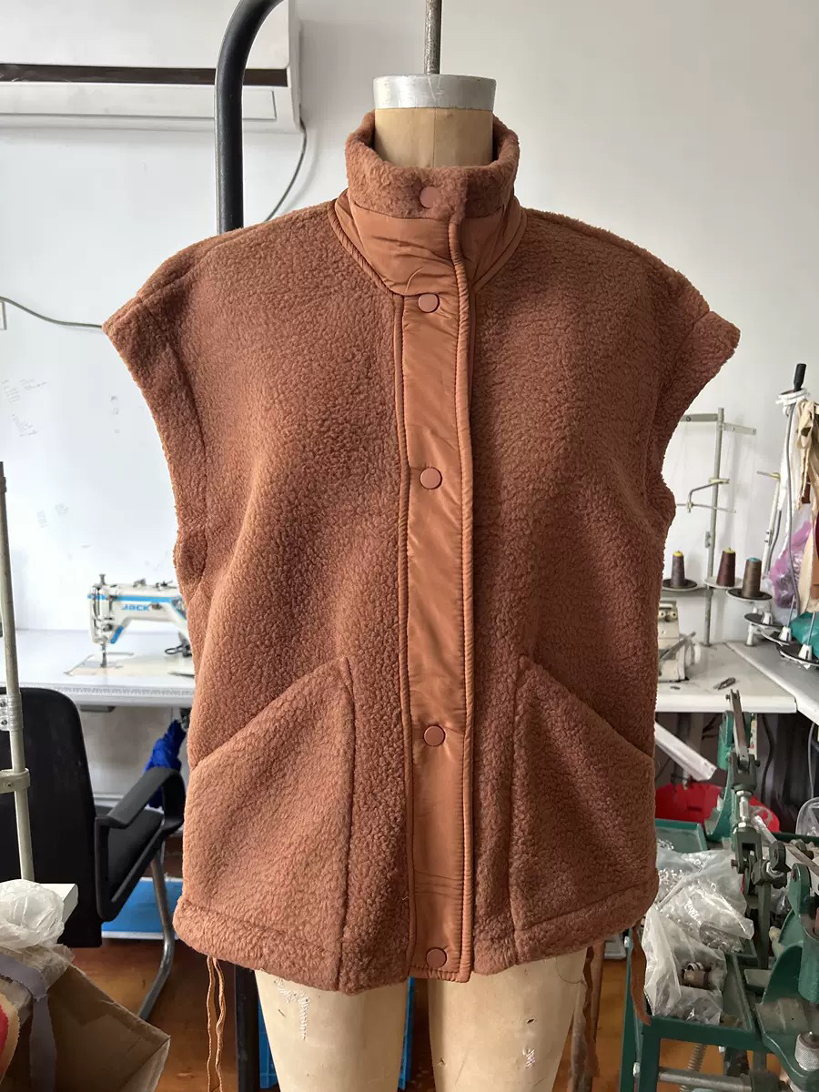 PREORDER: RERUN; Wrenlee Fleece Vest 10.13.25 osym